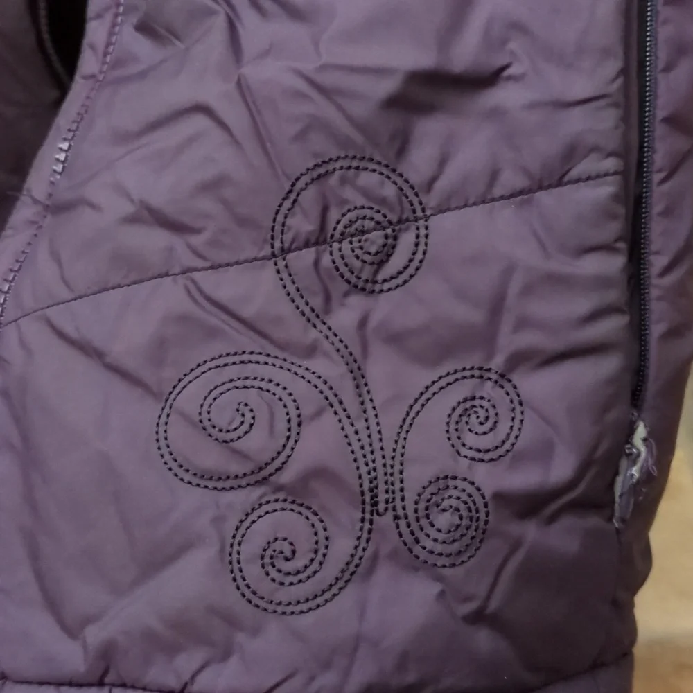 Columbia Sports Wear Purple Women's Jacket - Picture 4 of 13